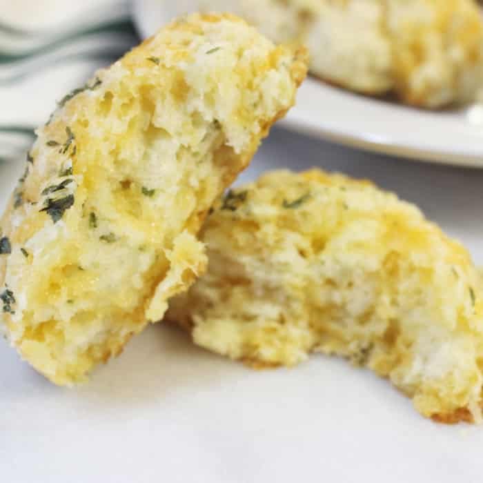 Cheddar Bay Biscuits