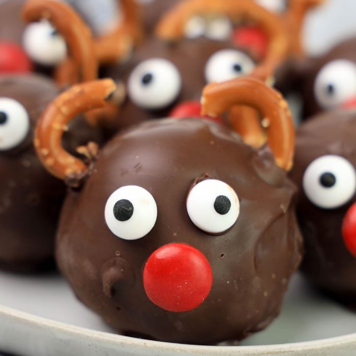 Christmas Oreo Balls Reindeer Shaped