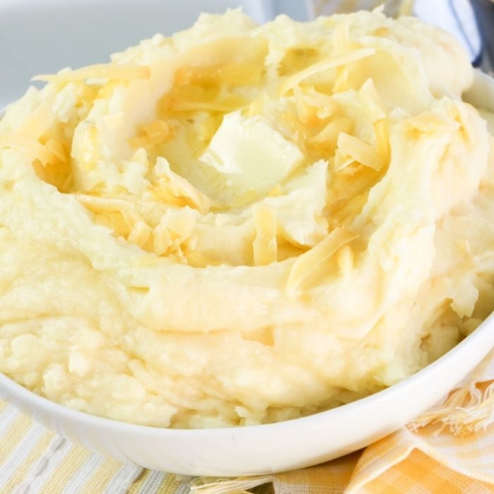 Cheesy Smoked Gouda Mashed Potatoes