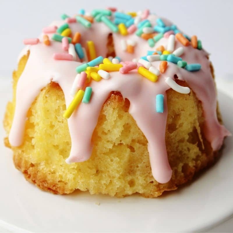 Lemon Mini Bundt Cakes