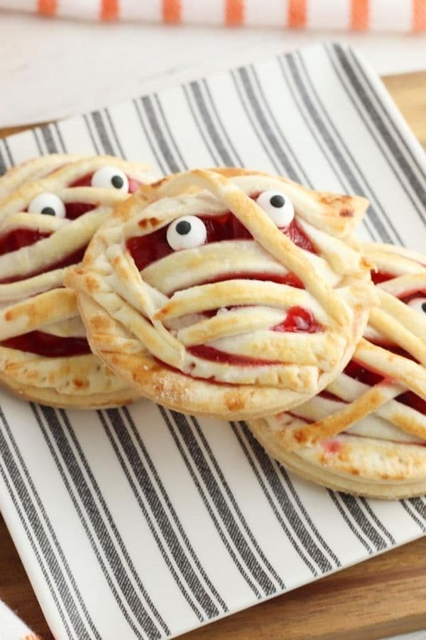 Mummy Halloween Pies