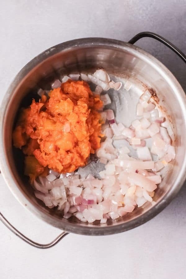 pumpkin puree and onions 