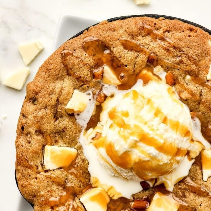 Salted Caramel Cookie Skillet