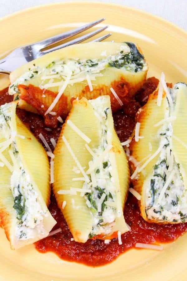Cheesy Stuffed Shells and Spinach