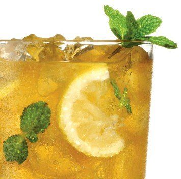 15 Whiskey Mixed Drinks Everyone Needs To Try!