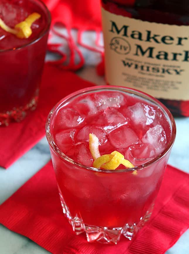 15 Whiskey Mixed Drinks Everyone Needs To Try!