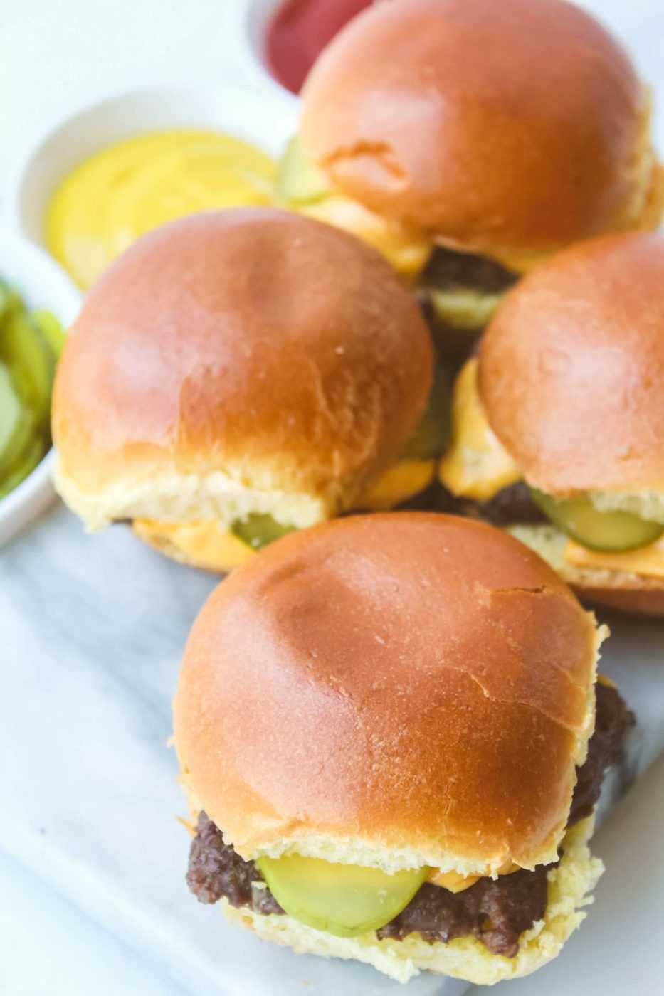 cheeseburger sliders on plate 