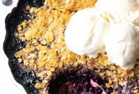 Golden Baked Blueberry Crisp Crumble