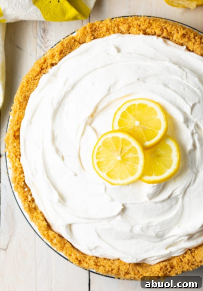 no bake cold lemon pie with fresh lemon slices