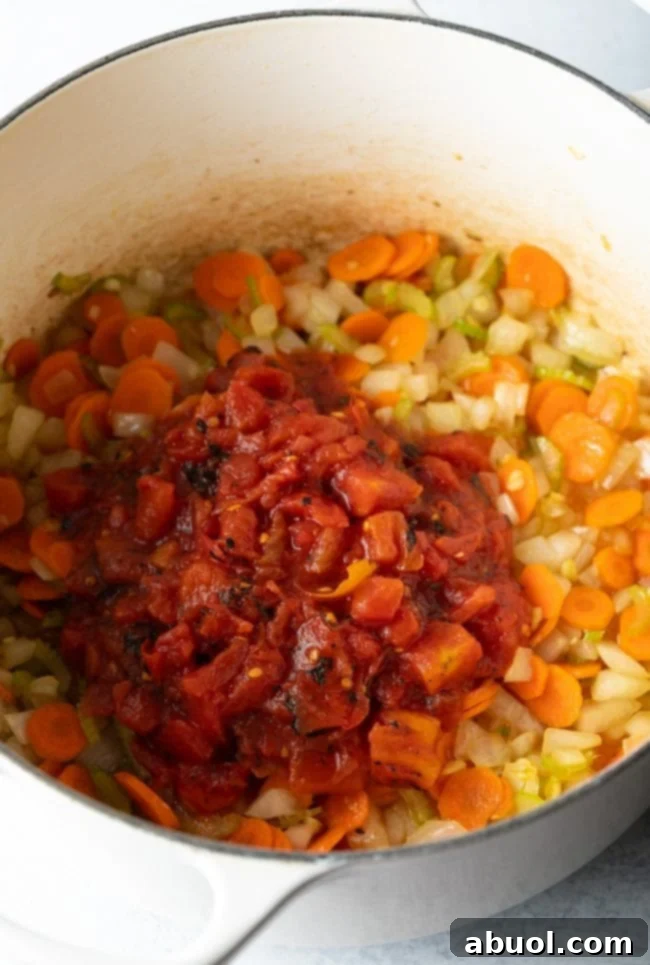 Close-up of dried ditalini pasta, perfect for Olive Garden-style minestrone.