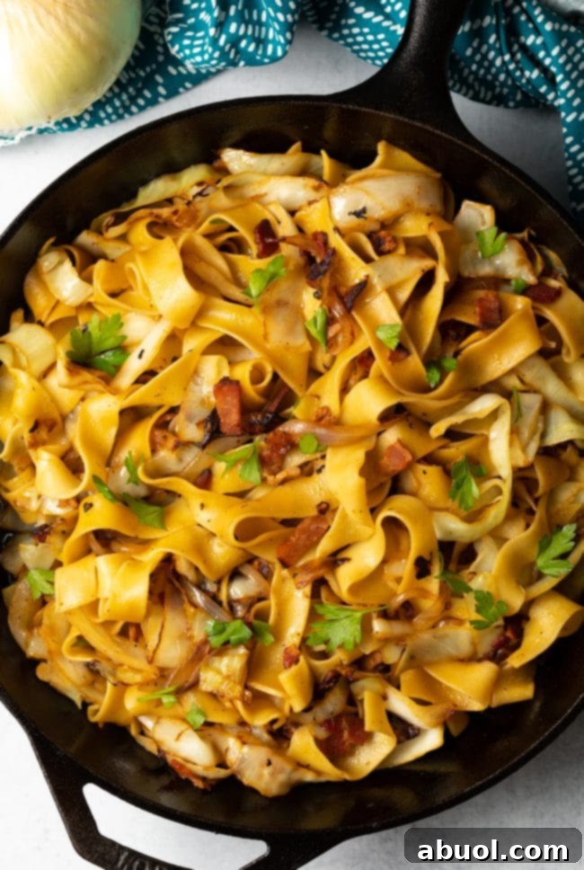 Hungarian Haluski: Sautéed Cabbage and Noodles with Crispy Bacon – The Ultimate Comfort Food