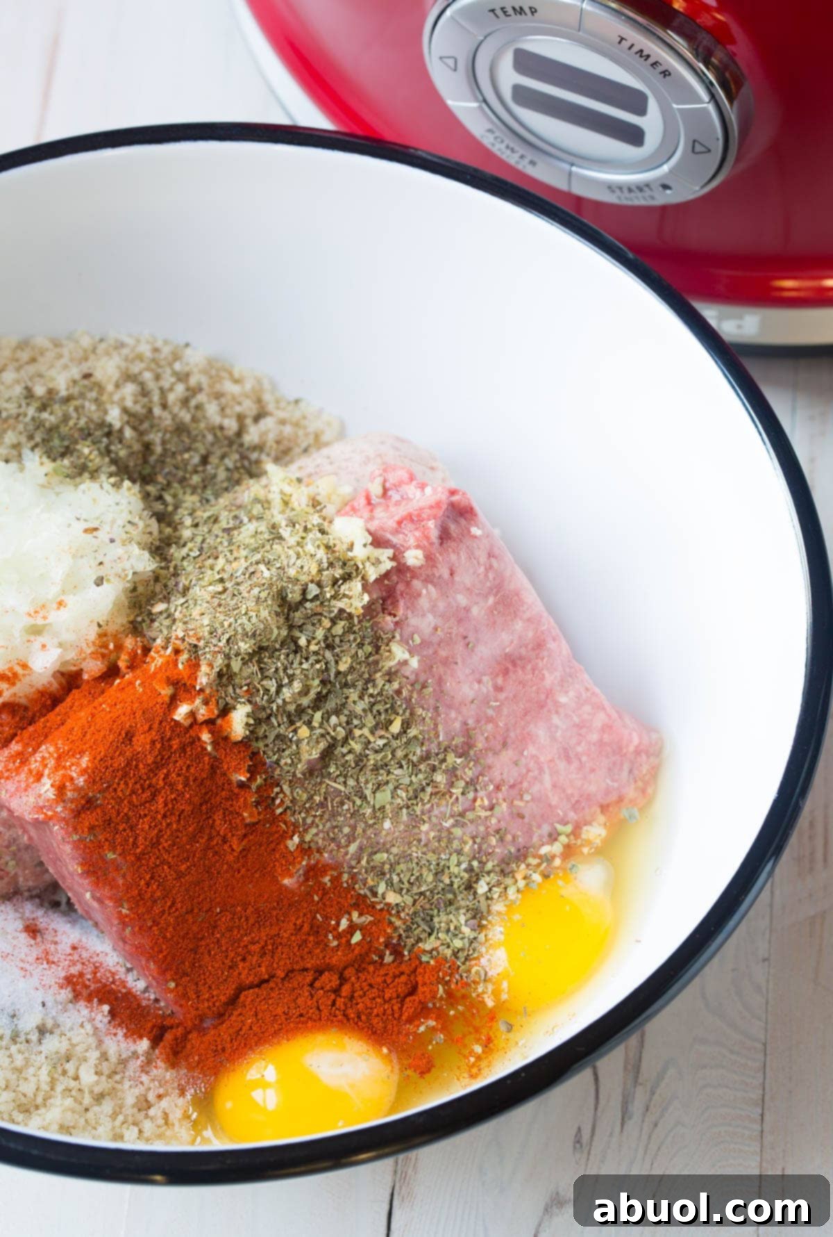 Here are the ingredients to make the meatballs yourself with raw meat spices eggs and breadcrumbs